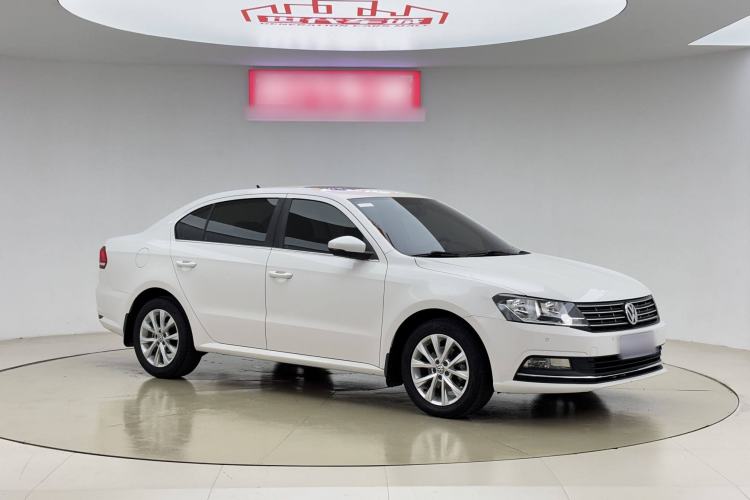 Used Volkswagen Lavida 2017 1.6L Automatic Comfort Edition
