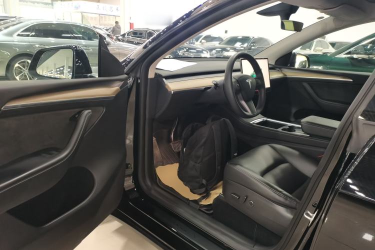 Used Tesla Model Y 2022 Rear-Wheel-Drive Version
