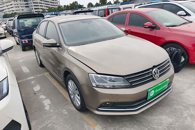 Used Volkswagen Sagitar 2015 1.6L Automatic Comfort Model
