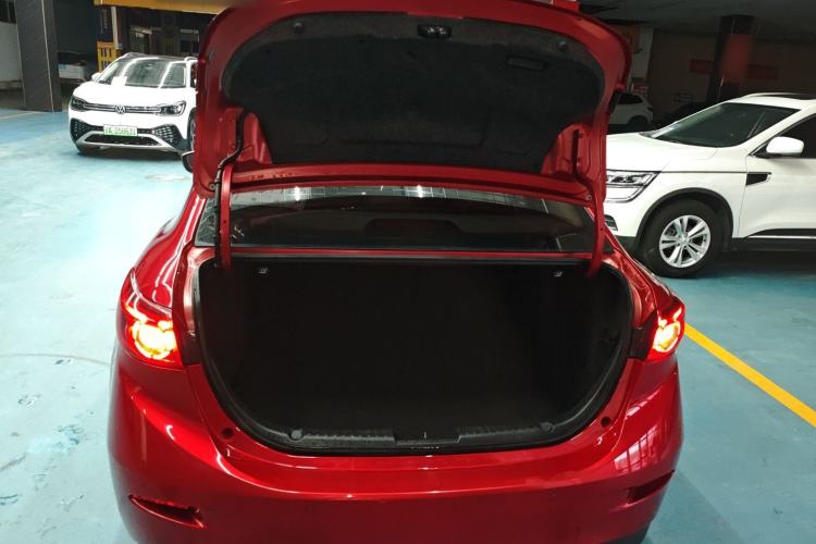 Used Mazda Mazda 3 Axela 2017 Sedan 2.0L Automatic Flagship Model China V Standard
