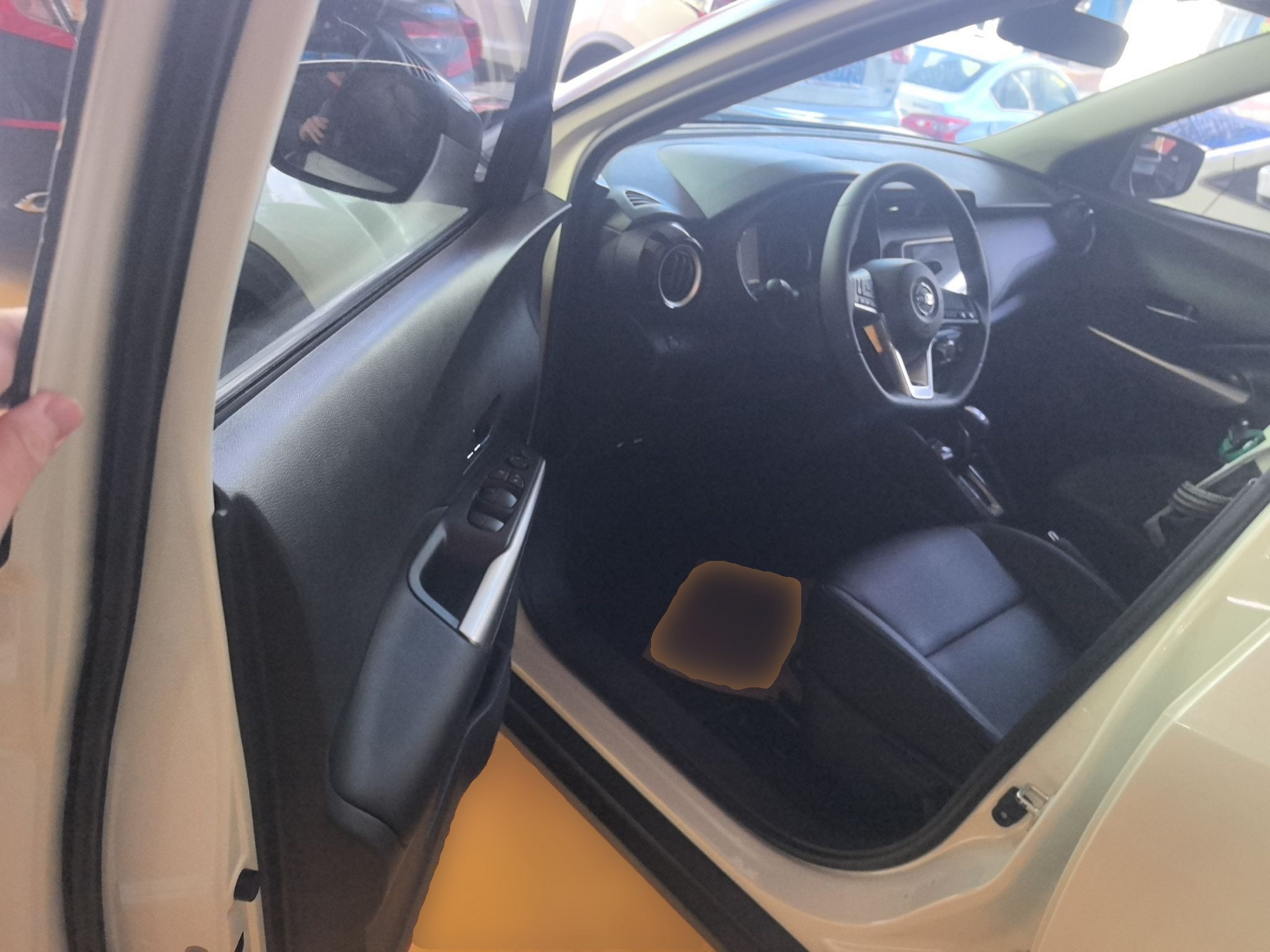 المقاعد الأمامية داخل السيارة