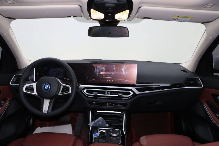 Used BMW i3 2024 eDrive 35 L
