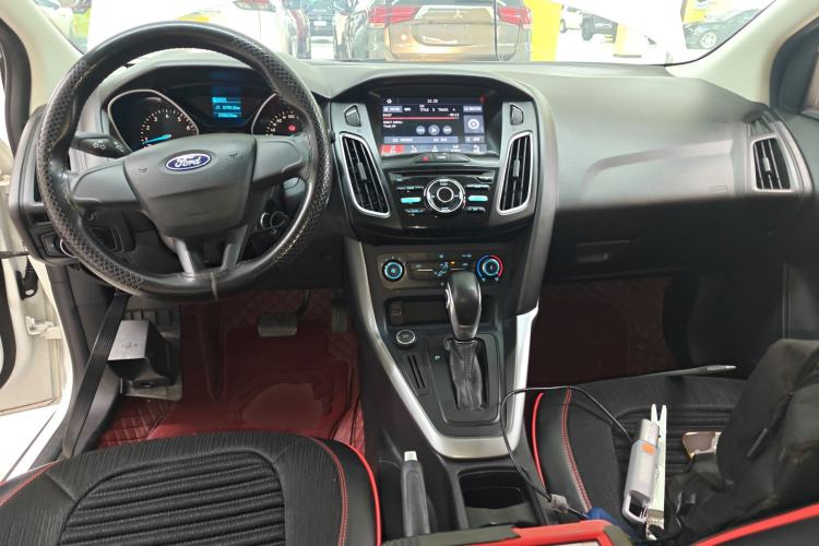 Used Ford Focus 2018 Hatchback Classic 1.6L Automatic Comfort Plus SmartDrive Edition
