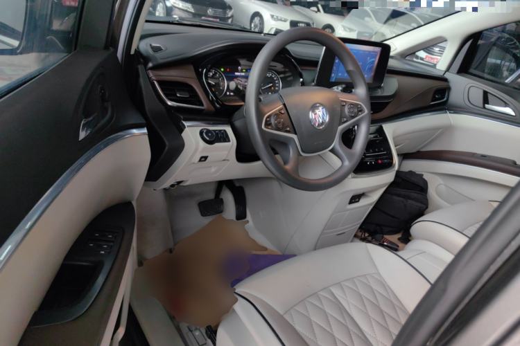 Used Buick GL8 2022 Land Cruiser Executive Class 652T Comfort Model
