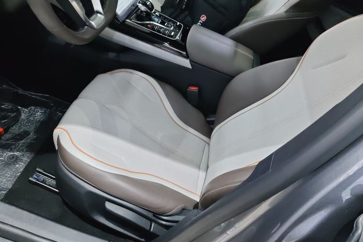 Used BYD Qin PLUS 2024 HONOR Edition DM-i 120KM Leading Model
