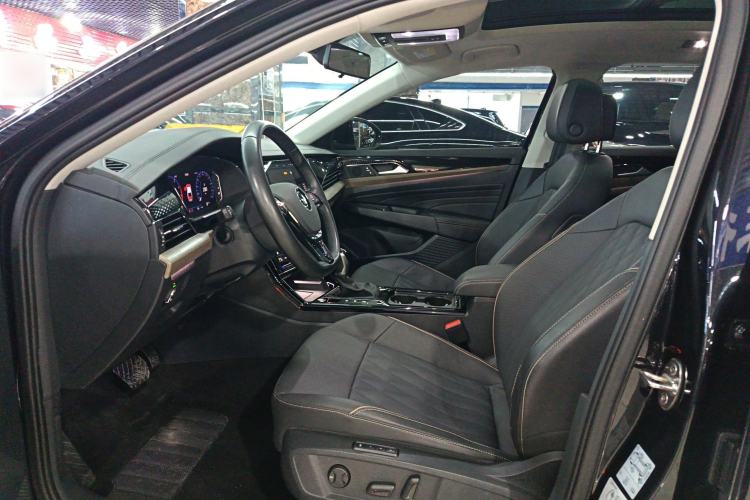 Used Volkswagen Passat 2020 Revised Version 330TSI Luxury Edition China VI Standard
