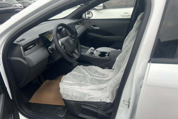 Used BYD Qin PLUS 2025 DM-i Smart Drive 55KM Leading Model
