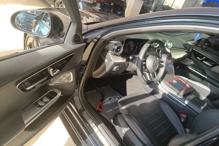 Used Mercedes-Benz C-Class 2024 Second Facelift C 260 L Starry Night Sport Edition
