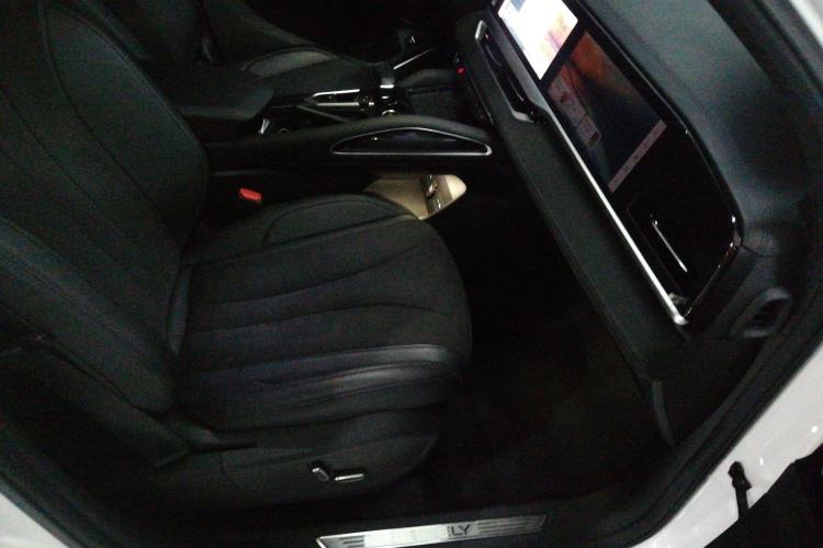 Used Geely Auto Monjaro L 2024 2.0TD High-Power Automatic Two-Wheel Drive Skyline Edition
