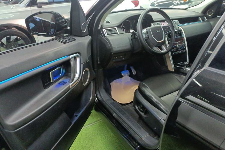 Used Land Rover Discovery Sport 2019 240 PS SE Version China VI Standard
