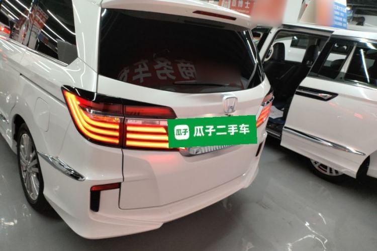 Used Honda Elysion 2016 2.4L Supreme Edition
