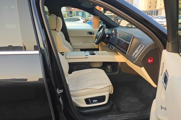 Used Li Auto L8 2023 Pro Model
