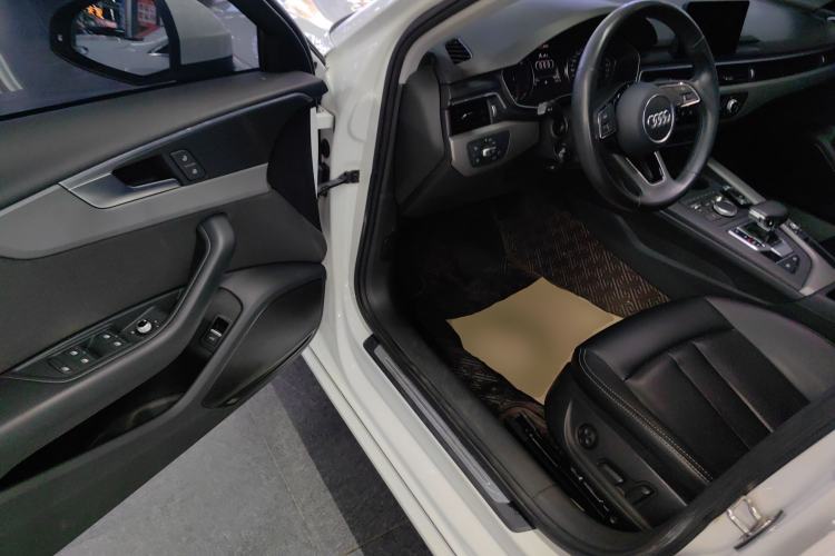 Used Audi A4L 2019 40 TFSI Ambition Version China V
