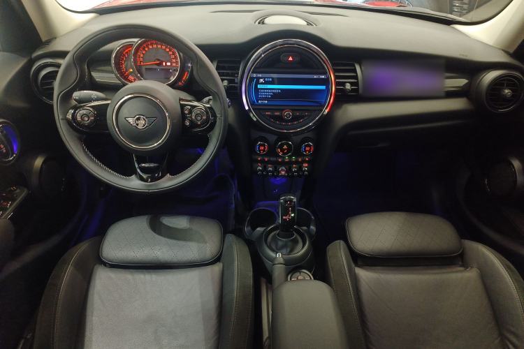 Used  MINI 2018 1.5T COOPER Artist Five-Door Edition
