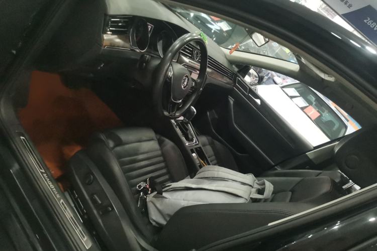 Used Volkswagen Magotan 2019 330TSI DSG Leading Model China VI Standard