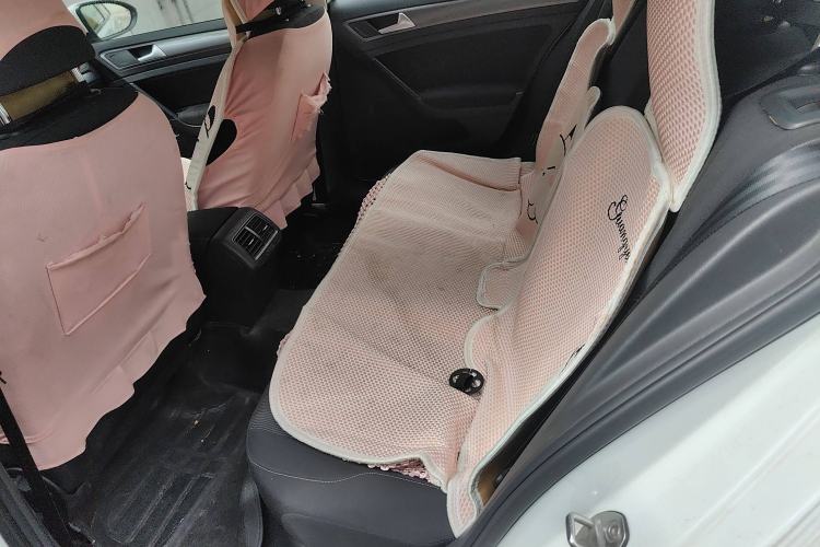 Used Volkswagen Golf 2015 1.6L Automatic Fashion Model
