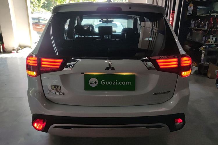 Used Mitsubishi Outlander 2020 2.0L Two-Wheel Drive Comfort Edition 7-Seater
