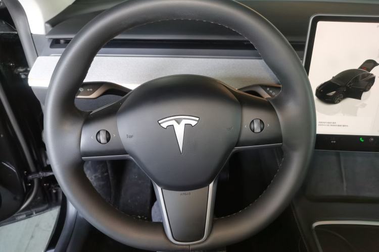 Used Tesla Model Y 2023 Rear-Wheel-Drive Version