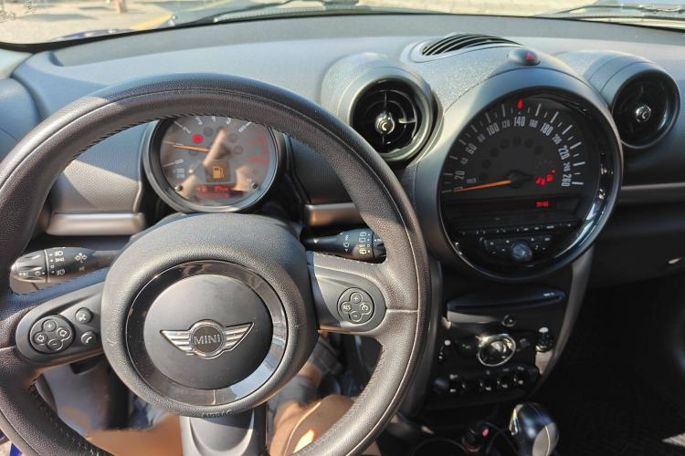 Used  Countryman 2014 1.6L COOPER Fun
