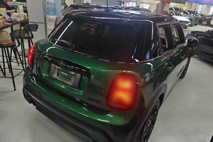Used MINI MINI 2022 Updated 1.5T COOPER Artist Five-Door Edition