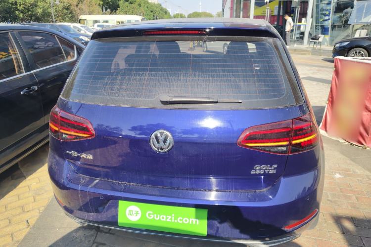 Used Volkswagen Golf 2018 230TSI Automatic Luxury Version
