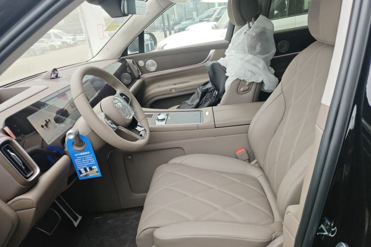 Used Hima AITO M9 2025 Extended-Range Ultra Version 52 kWh 6-Seater
