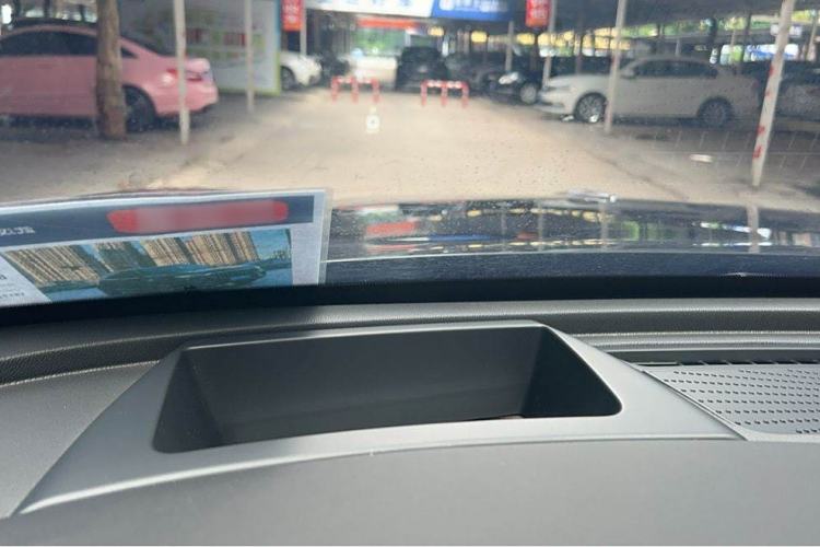 Used Hongqi HS5 2022 Revised Version 2.0T Smart Connect Flagship Edition
