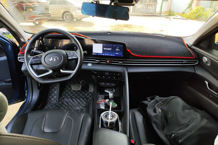 Used Hyundai Elantra 2022 1.5L CVT LUX Prestige Edition
