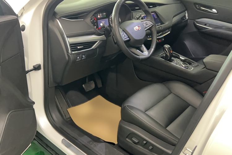 Used Cadillac XT4 2018 28T Two-Wheel Drive Leading Version
