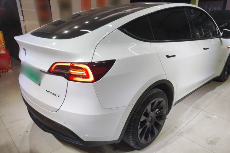Used Tesla Model Y 2023 Long-Range All-Wheel-Drive Version