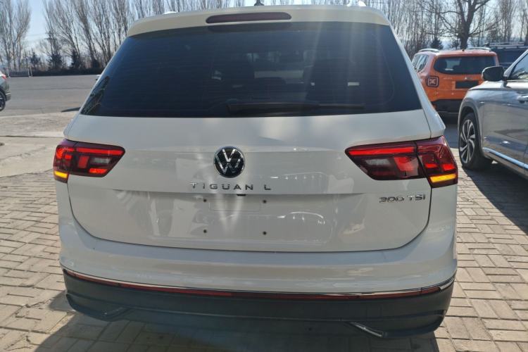 Used Volkswagen Tiguan L 2025 Model, Outstanding Version, 300TSI Automatic Two-Wheel Drive Longteng Edition