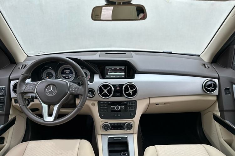 Used Mercedes-Benz GLK-Class 2013 GLK 300 4MATIC Dynamic Sunroof Model
