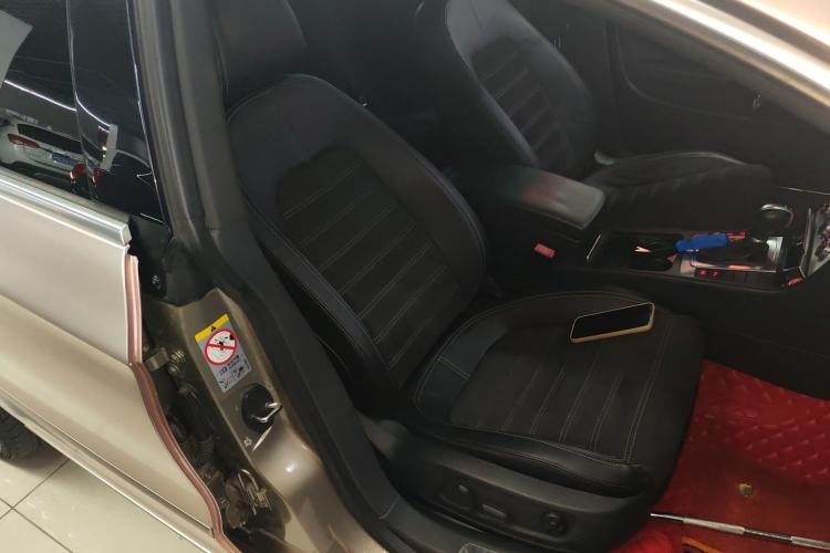 Used Volkswagen FAW-Volkswagen CC 2015 1.8TSI Luxury Model
