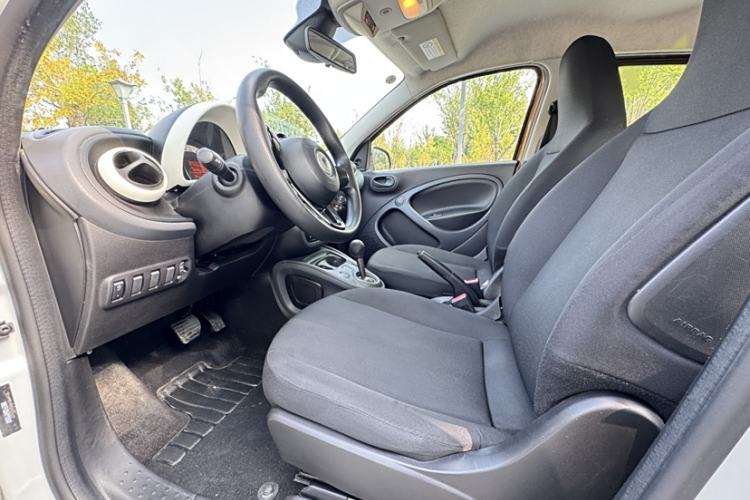 Used  forfour 2016 1.0L 52 kW Dynamic Edition
