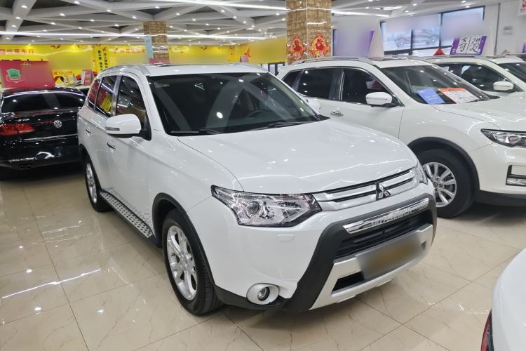Used Mitsubishi Outlander 2014 2.4L 4x4 Deluxe Value Edition 5 Seats