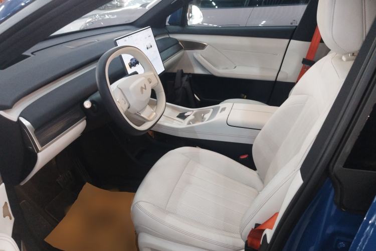 Used ONVO L60 2024 60 kWh Rear-Drive Version