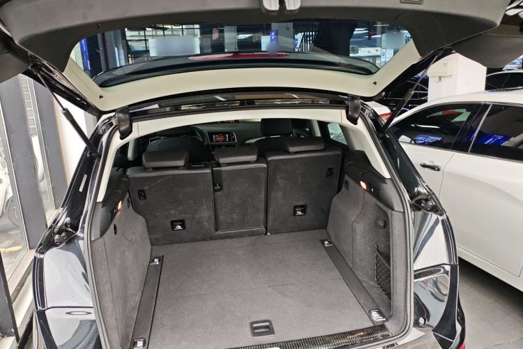 Used Audi Q5 2017 Plus 40 TFSI Technology Model
