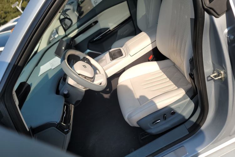 Used  GT 2023 560 Rear-Drive Seven-Wing Edition