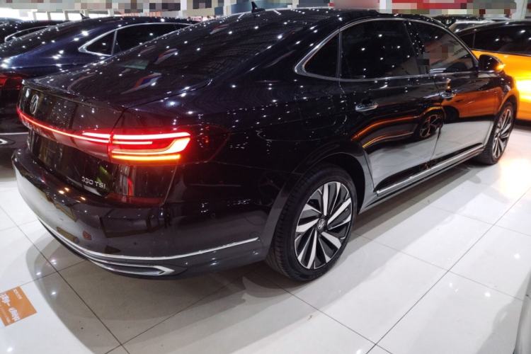 Used Volkswagen Passat 2022 330TSI Luxury Edition Custom Version
