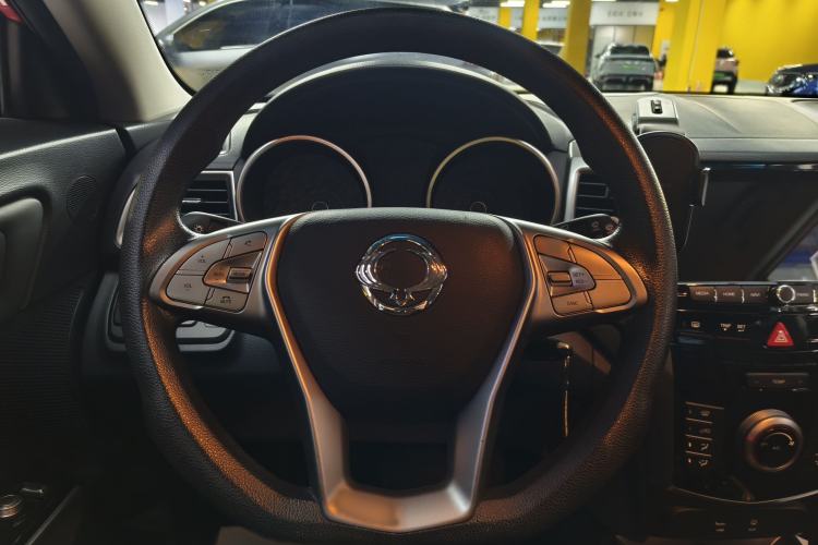 Used SsangYong Tivolan 2015 1.6L Automatic Two-Wheel Drive Zhi Chun Edition