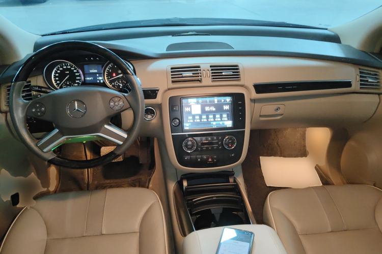 Used Mercedes-Benz R-Class 2017 R 320 4MATIC Business Edition Prestige Model
