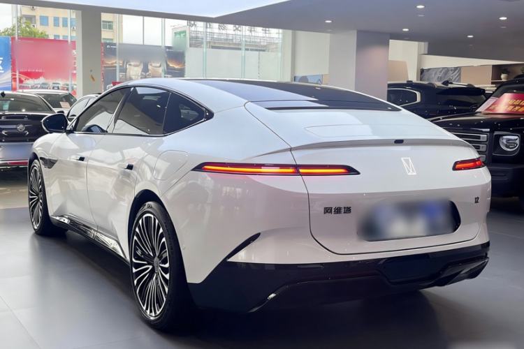 Used  12 2025 Ultra Extended-Range Edition