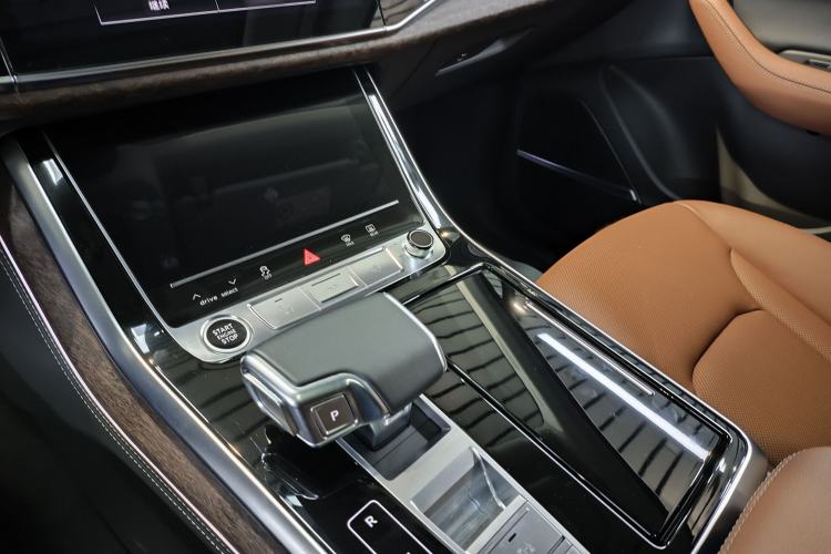 Used Audi Q7 2024 55 TFSI quattro S line Sport model
