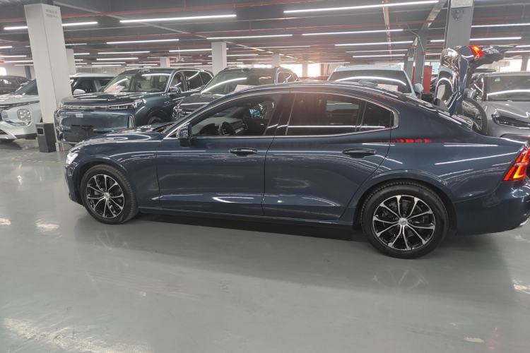 Used Volvo S60 2022 B4 Zhiyi Luxury Edition