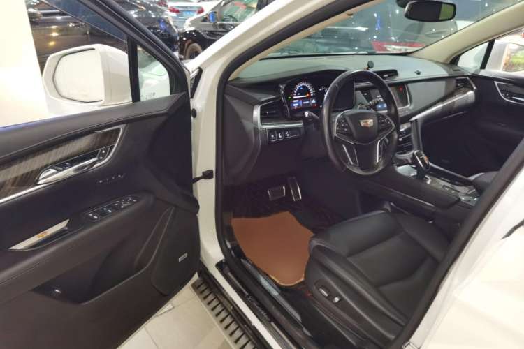 Used Cadillac XT5 2016 25T Luxury Model
