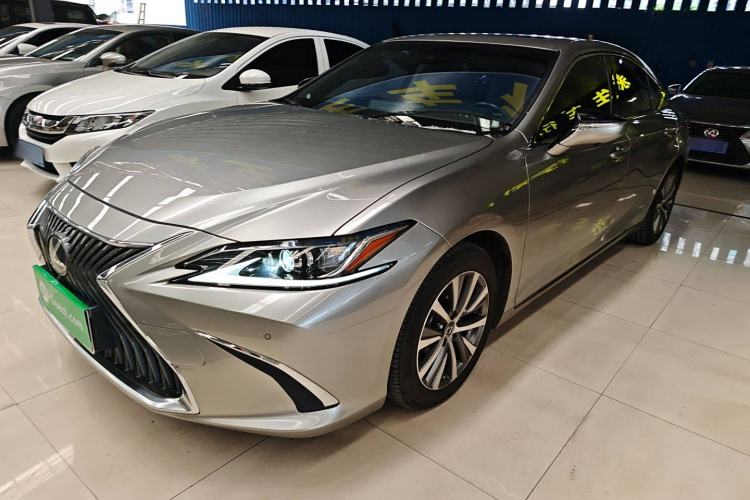 Used Lexus ES 2018 200 Excellence Edition China V Standard
