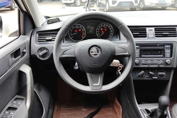 Used Skoda Rapid Spaceback 2016 Revised Version 1.6L Manual Front-Drive Edition

