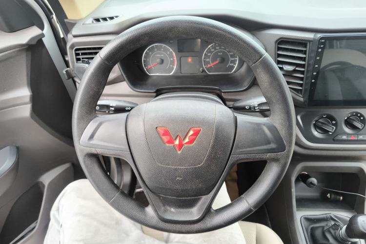 Used Wuling Hongguang V 2022 1.5L Jingqu Version Hydraulic Power Steering LAR