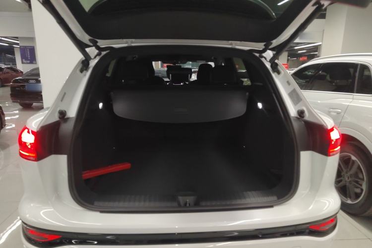 Used Audi Q6L e-tron 
