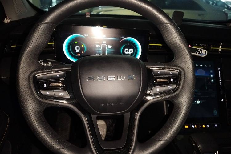 Used Roewe RX5 2023 PLUS 330TGI Automatic Trendsetting Smart Edition
